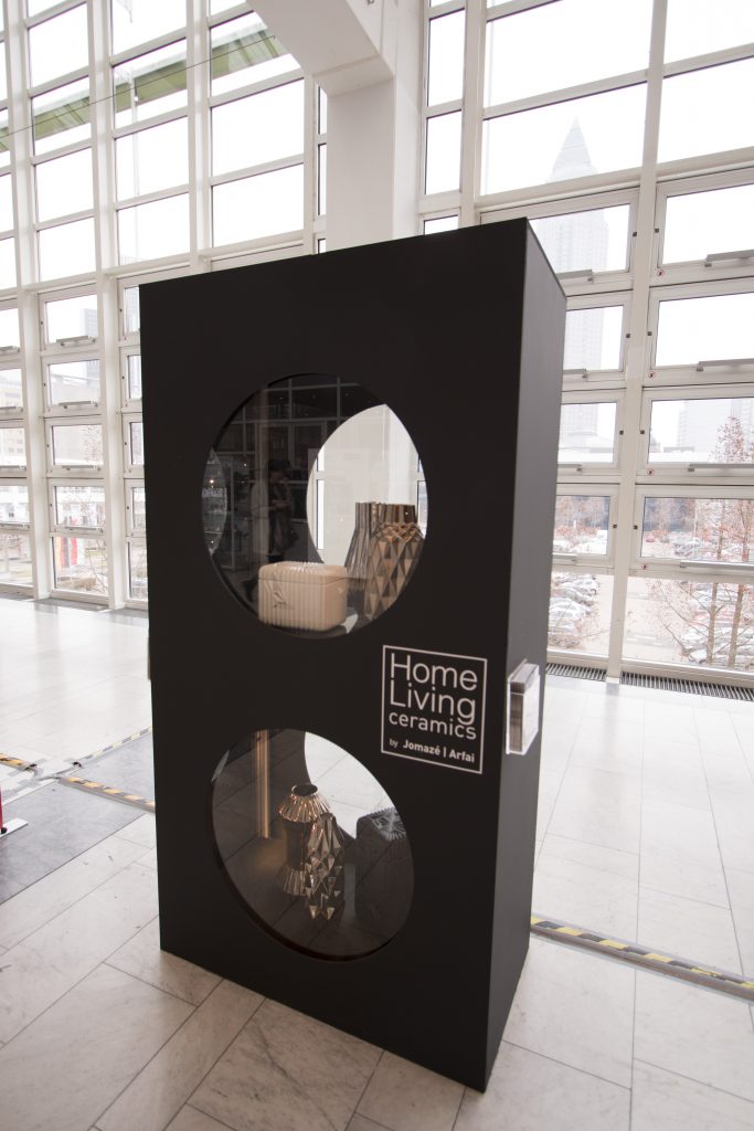 Arfai & Jomazé, Ambiente 2017 | A display case by Bleach Design